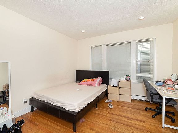 4th image of 25 Chester St APT 4