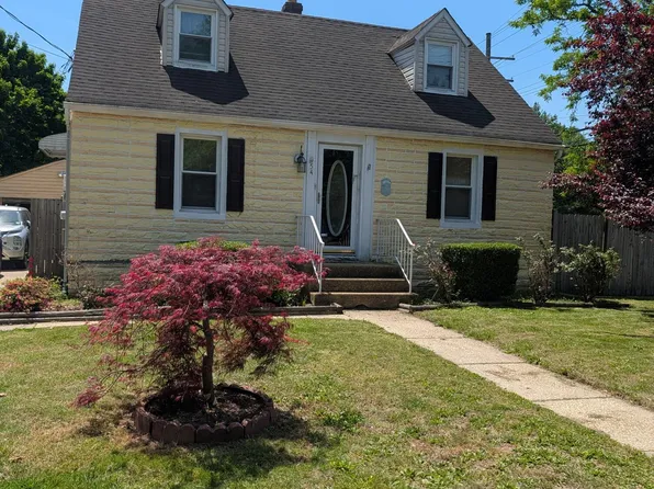 54 Clinton Avenue, Eatontown, NJ 07724