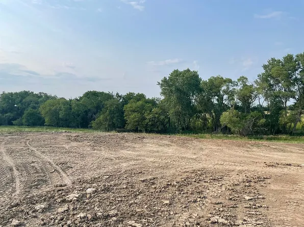 1602 E 12th St, Hickman, NE 68372