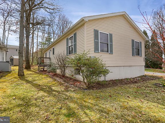 3rd image of 288 Ghaner Dr
