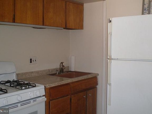 5th image of 331 Ripka St