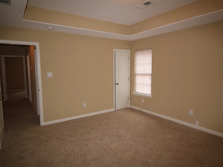 1039 Crayton Ridge Dr — Photo 6