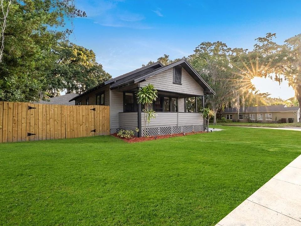 Amazing location and charm - Craftsman bungalow