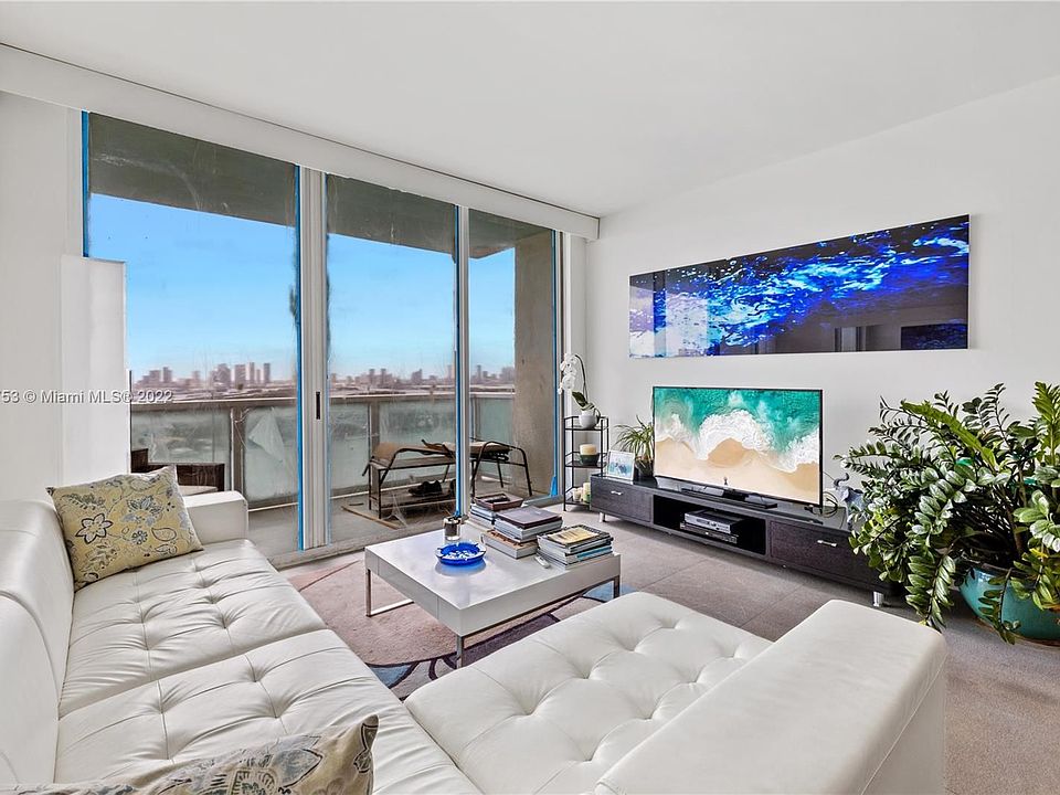 1st image of 650 West Ave APT 3103