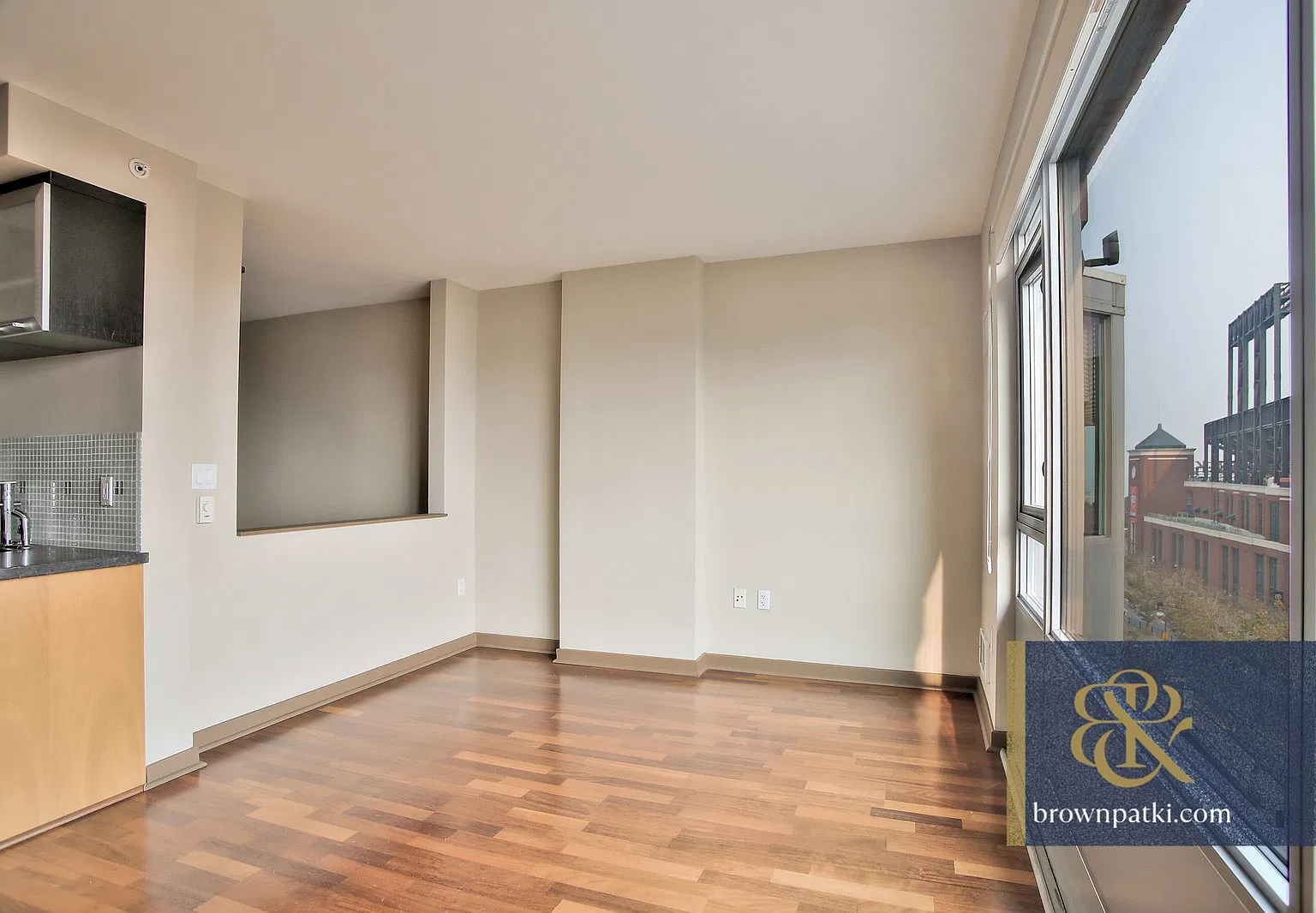Jr 1bd In Amenity Bldg, Views & Pkg | Brown & Patki Inc. — Photo 3