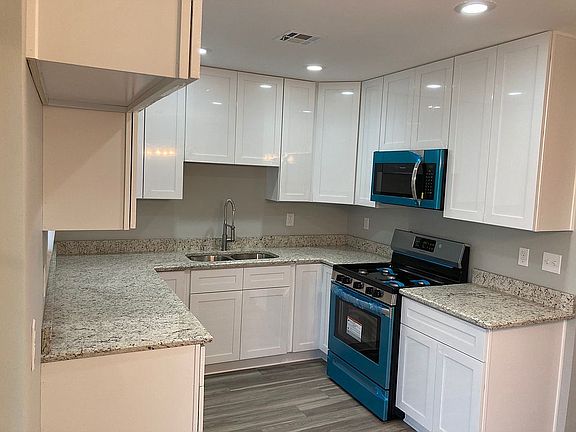 3rd image of 2960 Mount Kennedy Dr
