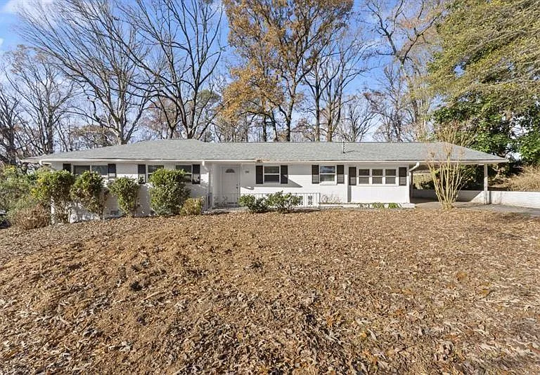 2352 Elmwood Cir SE — Photo 43