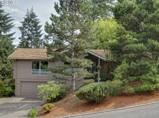 3 Walking Woods Dr, Lake Oswego, OR