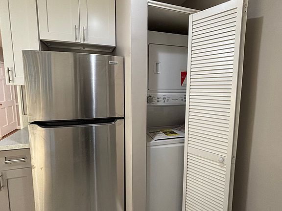 2nd image of 1161 E Washington Blvd #1161