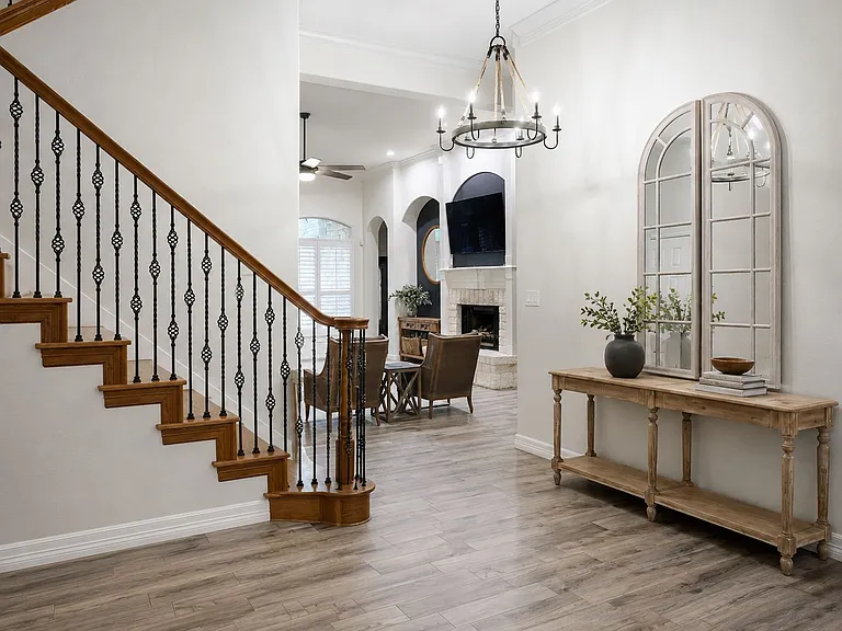 1129 Castle Path — Photo 3