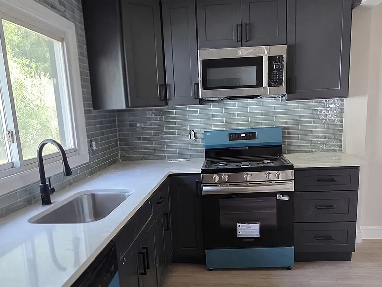 301 N Genoa Ave — Photo 3