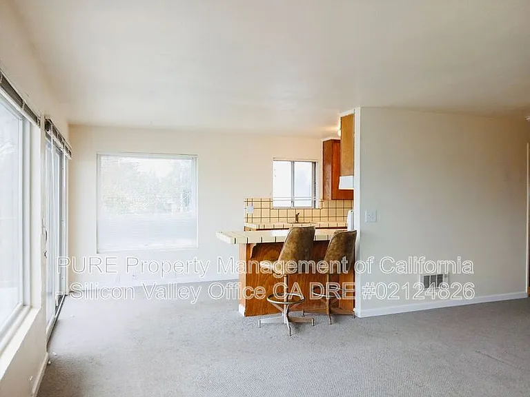 1104 E Cliff Dr #9 — Photo 6