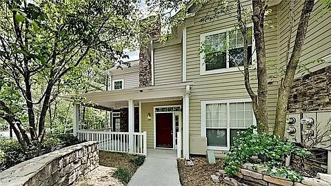 518 Sandringham Dr — Photo 32