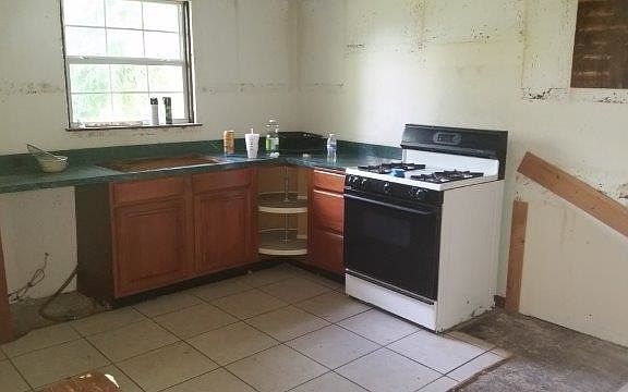 4th image of 3303 Bennington Dr