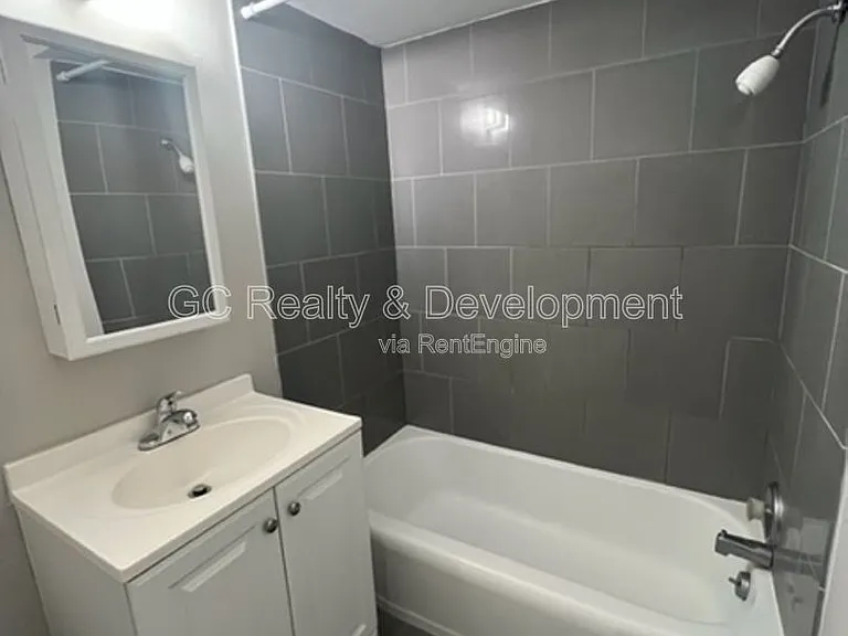 265 Uteg St #6 — Photo 6