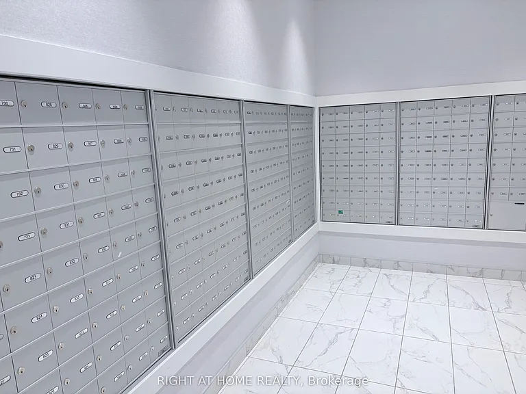 230 Simcoe St #1436 — Photo 21