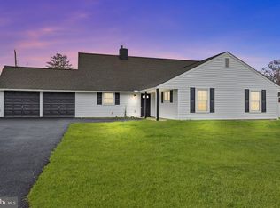 87 Forsythia Dr N #E, Levittown, PA 19056