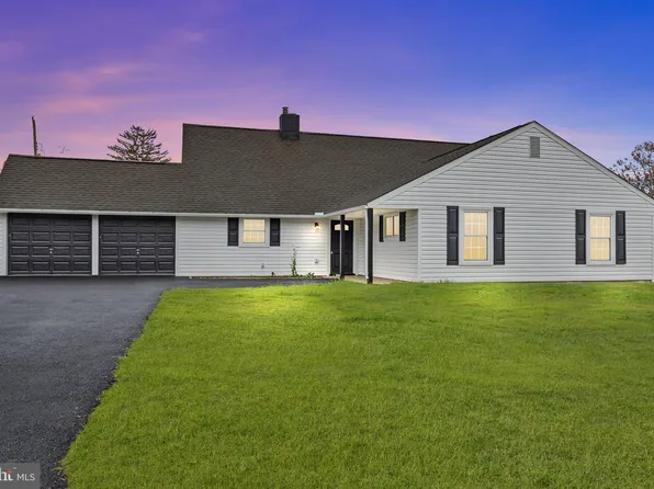 87 Forsythia Dr N #E, Levittown, PA 19056