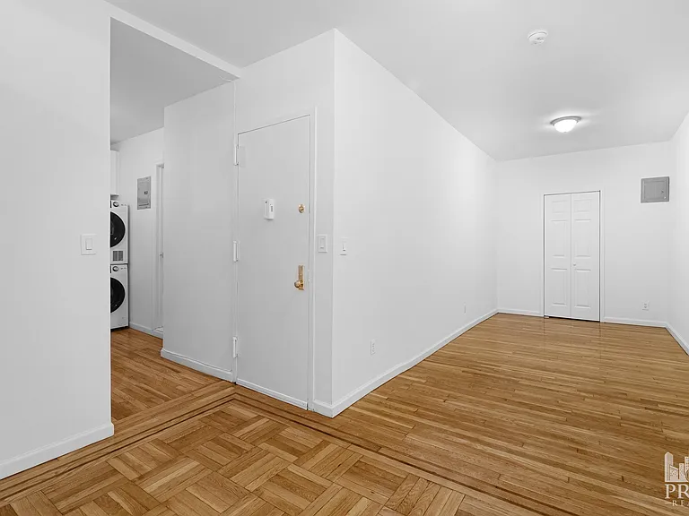 418 E 9th St #3A — Photo 3