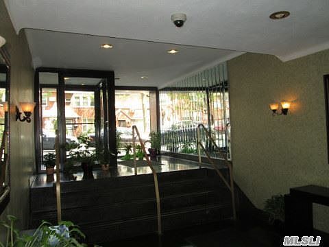 3rd image of 5022 40th St APT 6F