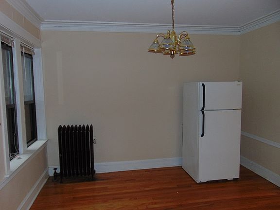 5th image of 6-1 W Superior St #6