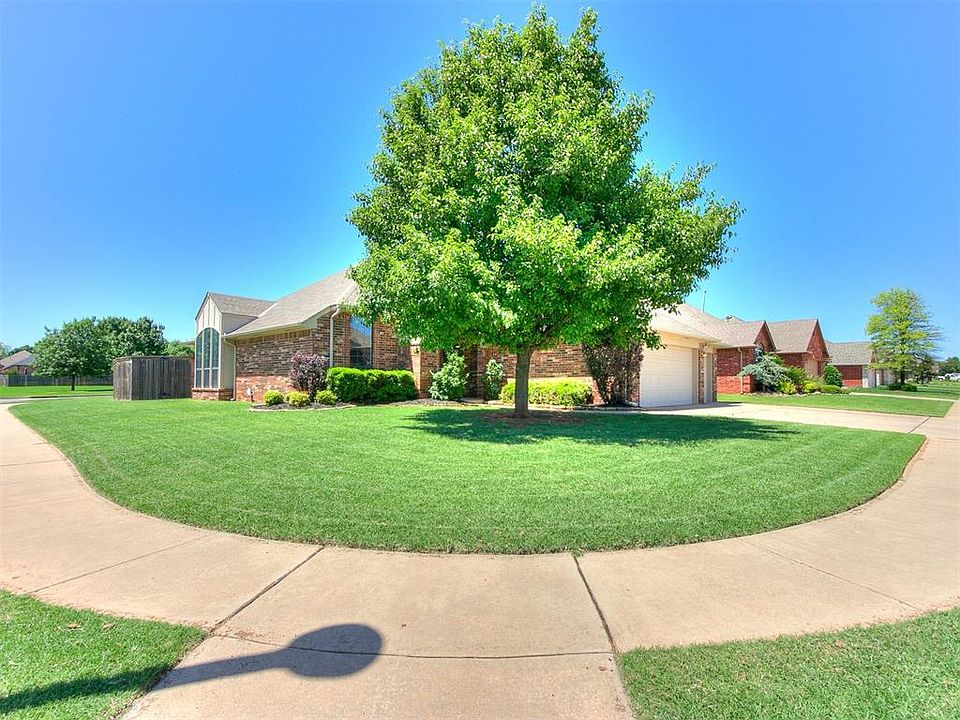 1st image of 17001 Kemble Ln