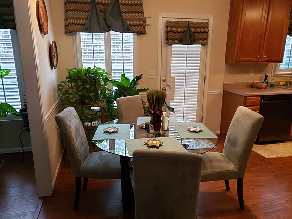 4th image of 1319 River Club Dr NE