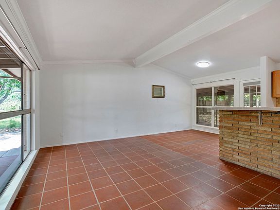 5th image of 2807 KNIGHT ROBIN DR