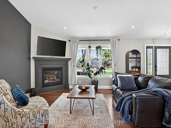 5th image of 52 Kimberly Ave