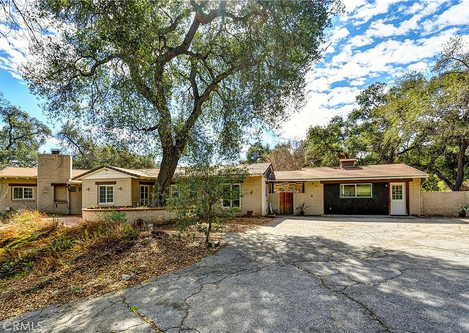 1st image of 121 Furlong Ln