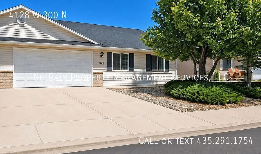 3 Bedroom 2 Bath Duplex — Photo 2