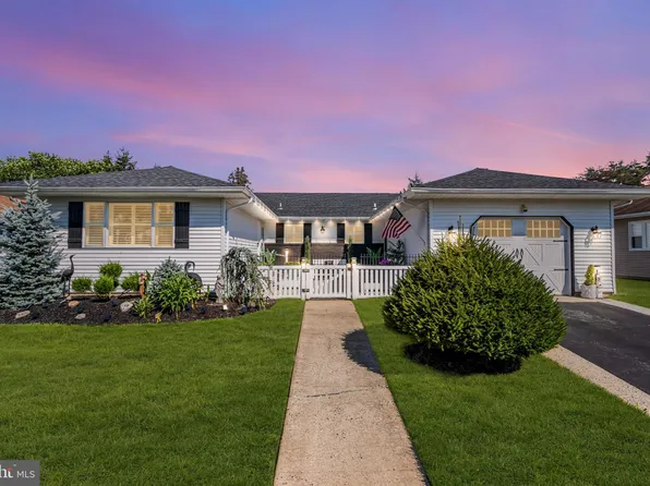 46 Encinitas Dr, Toms River, NJ 08757