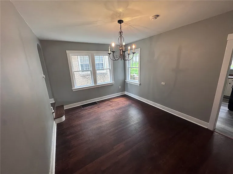 2733 Pyramid Ave — Photo 6
