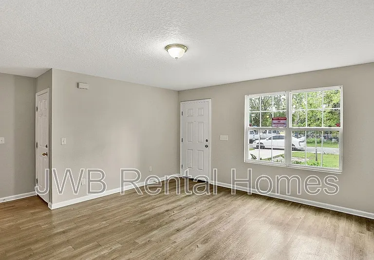 1211 Orton St — Photo 5