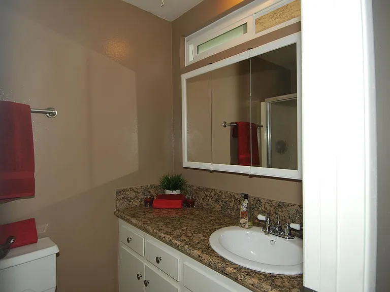 10437 La Reina Ave — Photo 4