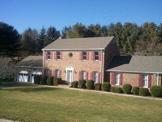 1st image of 258 Ivy Ln