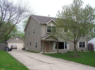 425 S Warren Ave, Palatine, IL 60074