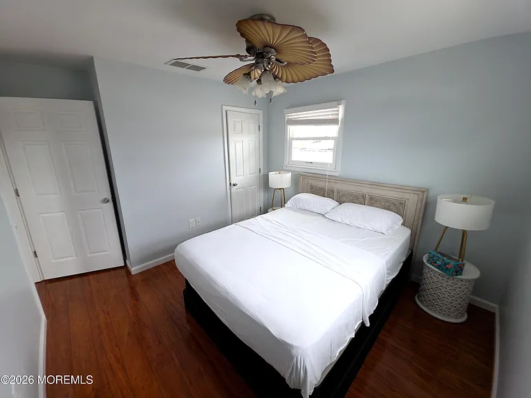 129 E Raritan Dr — Photo 14
