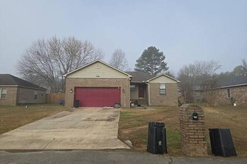 1st image of 716 Scenic Valley Dr