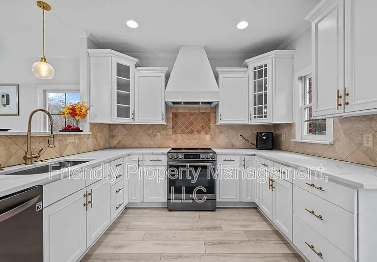 812 Pisgah Church Rd #G — Photo 7