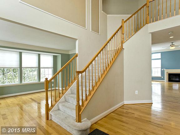 2nd image of 105 Nassau Dr