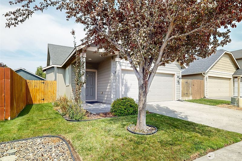 2nd image of 1212 SW Carver Street