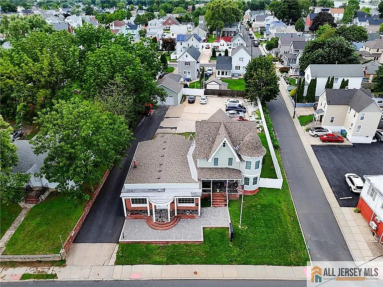 215 Washington Rd — Photo 35
