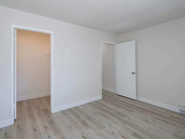 Poway Palms Apartments — Photo 10