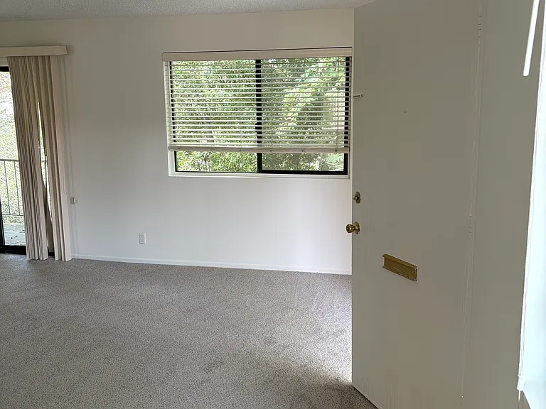 551 W Pueblo St #13 — Photo 8