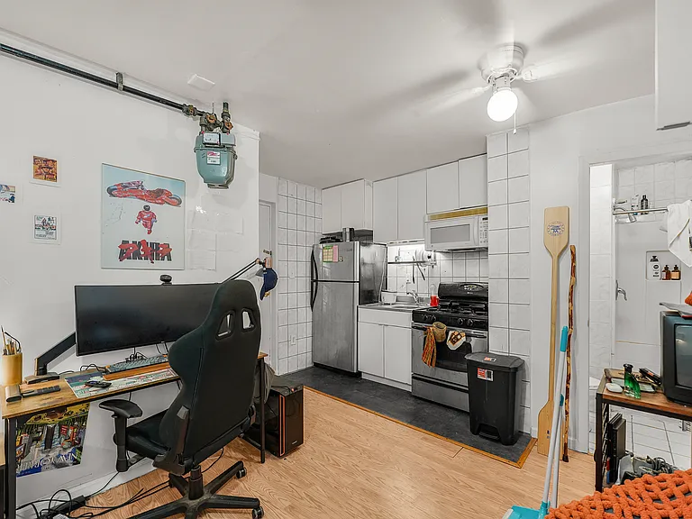 124 Mott St #15 — Photo 5
