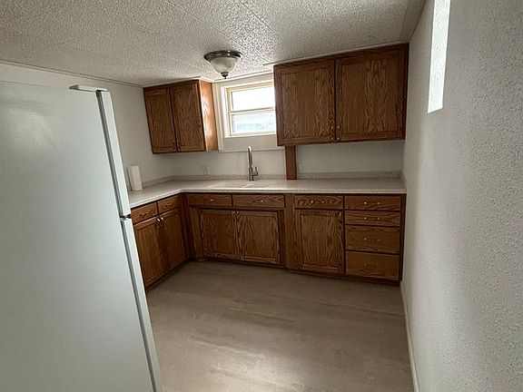4th image of 715 Wood Ave #1/2