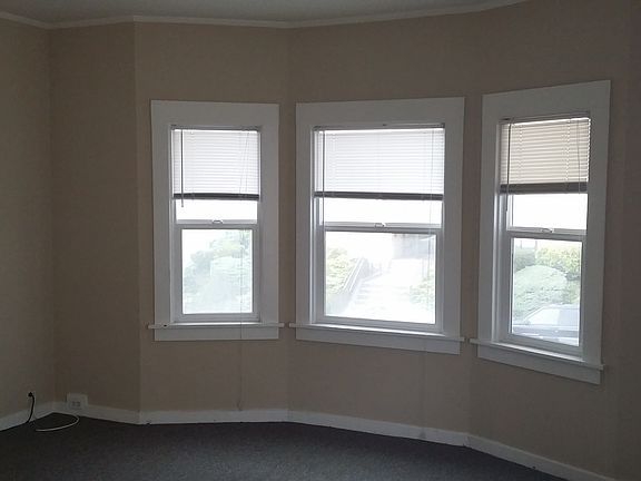 5th image of 1055 Grand Ave APT B