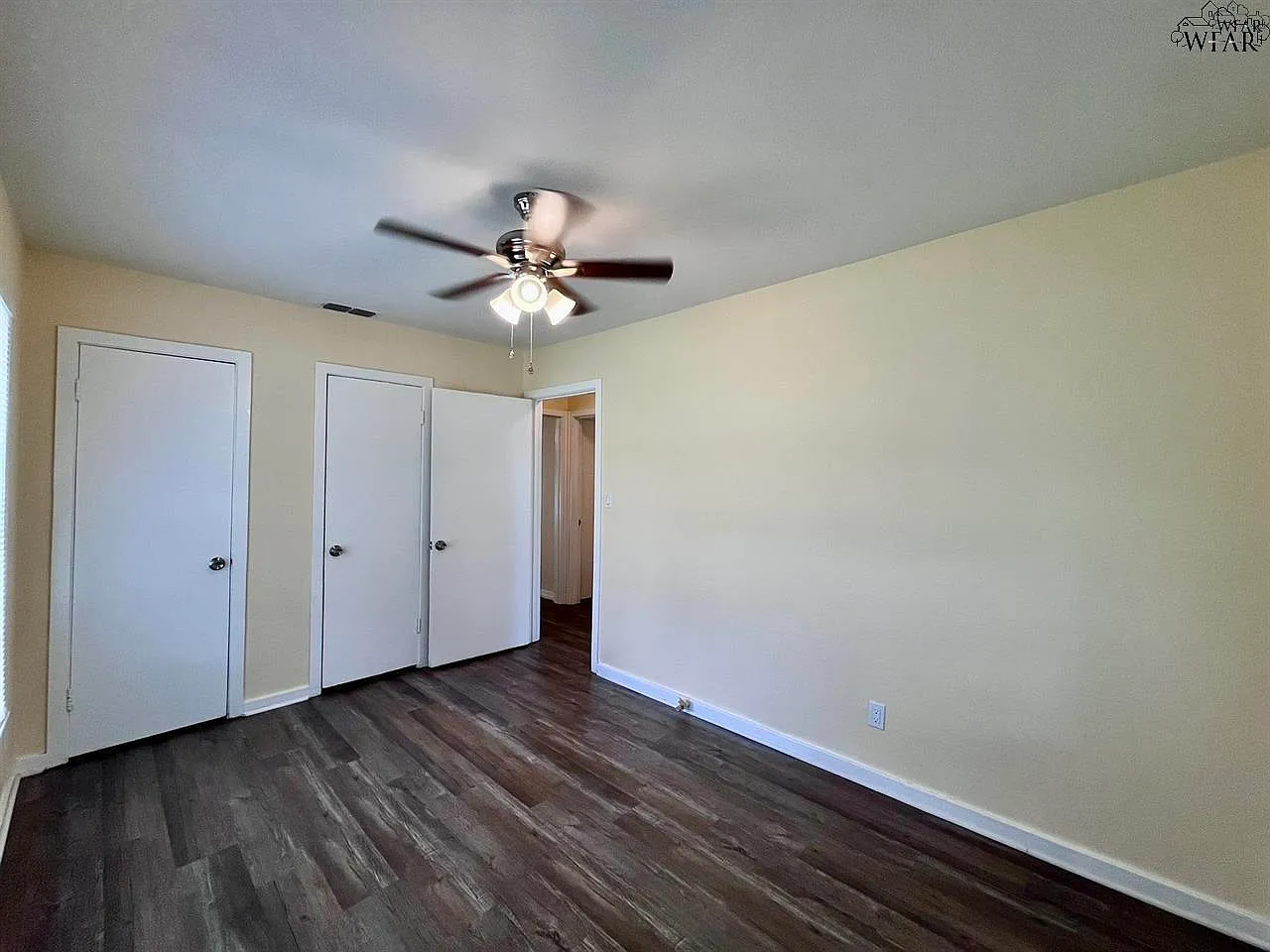 2 bed, 1.0 bath, 765 sqft, $1,300 — Photo 2