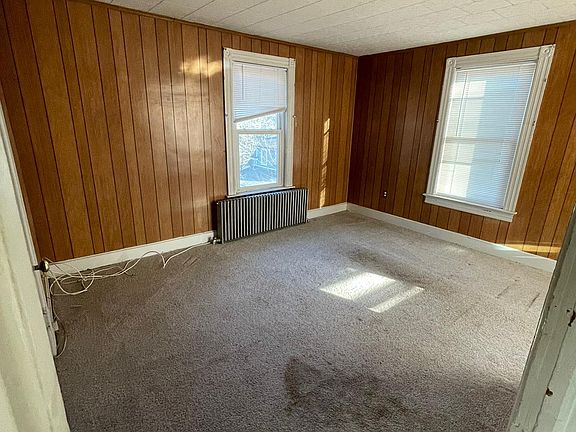 4th image of 16 Prairie Ave Floor 2